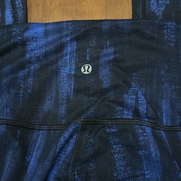 Lululemon leggings size 6 - Picture 3 of 3